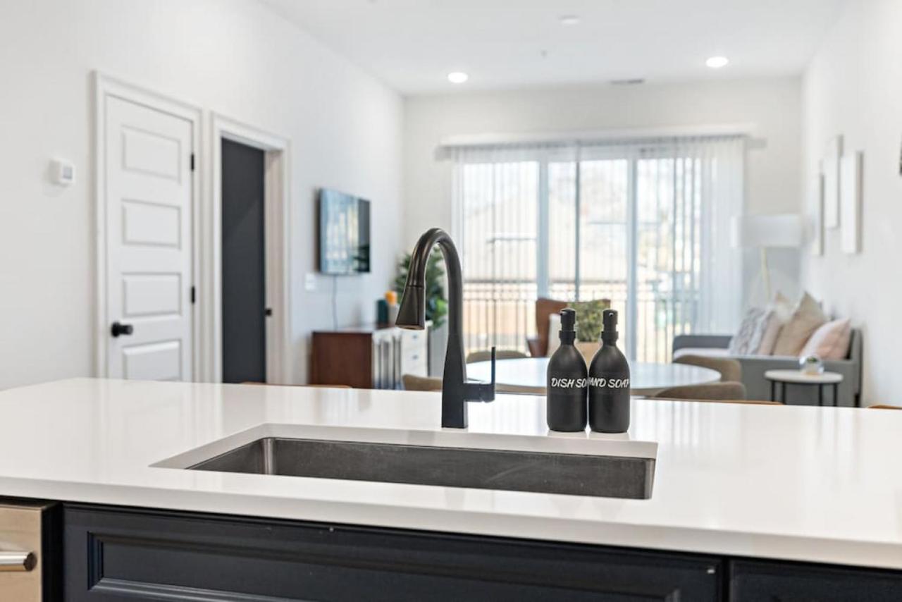 Modern Nashville Condo 5 Beds -3 Miles To Downtown Exterior photo